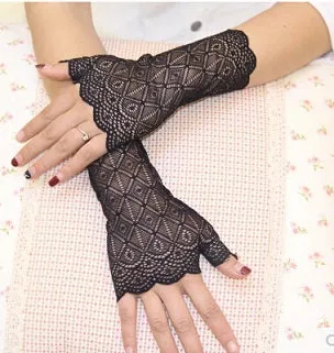 Fashion Lace Fingerless Gloves