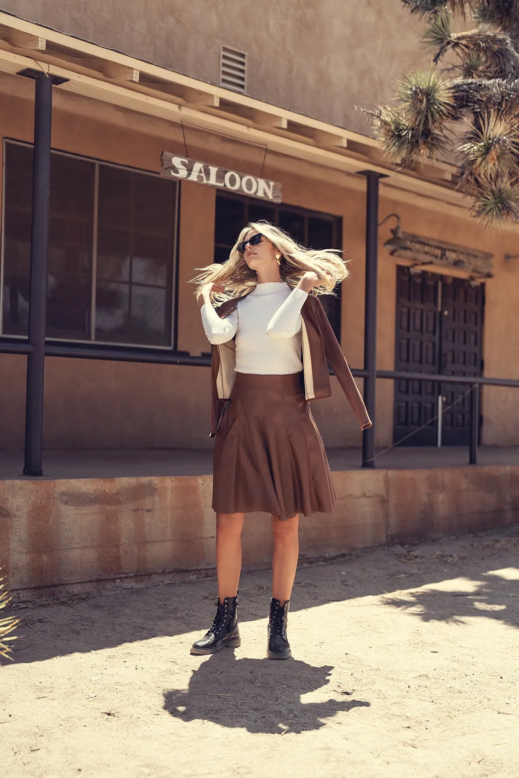 LEATHER PLEATED SKIRT