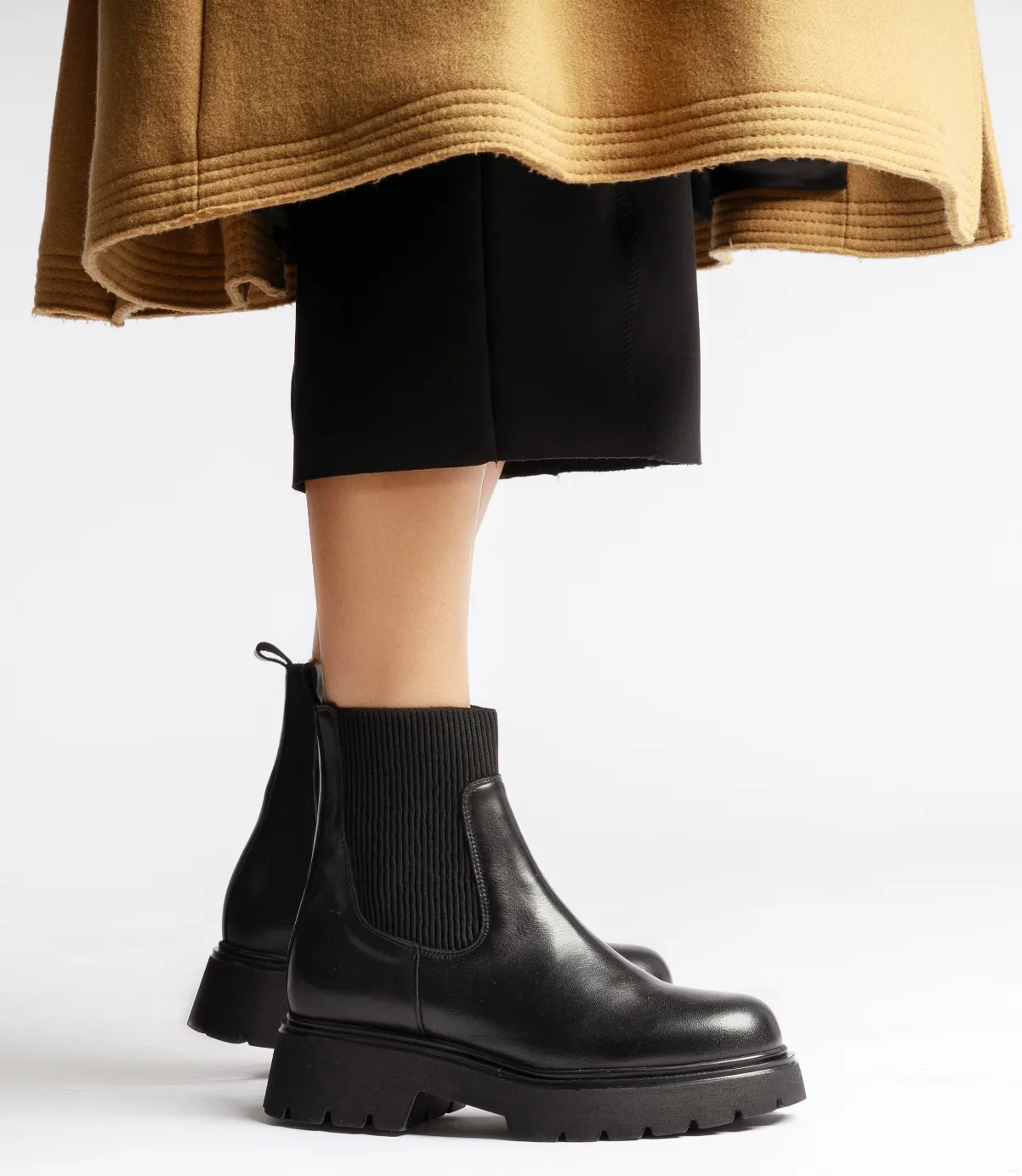 Lorrie Black Chelsea Boots