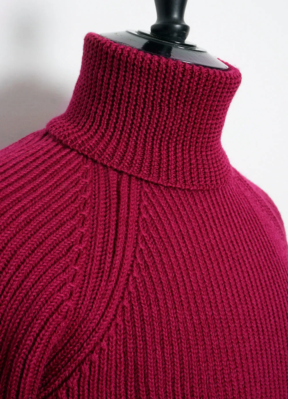 PELLE 28-06-8 | Heavy Knit Turtleneck | Magenta