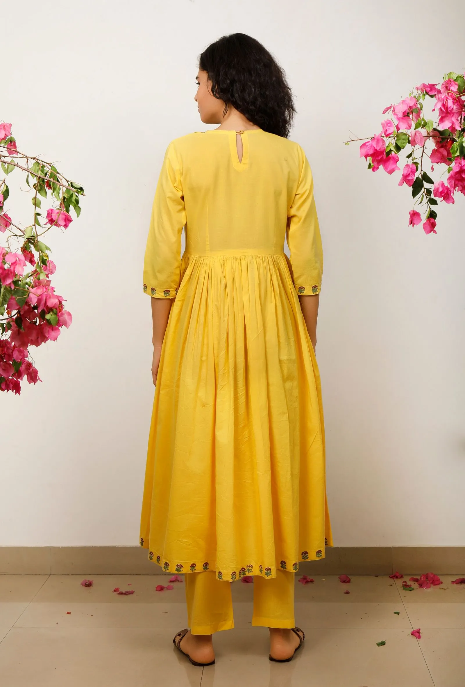 Set of 2: Yellow Cotton Kurta with Yellow Solid straight Cotton Pants