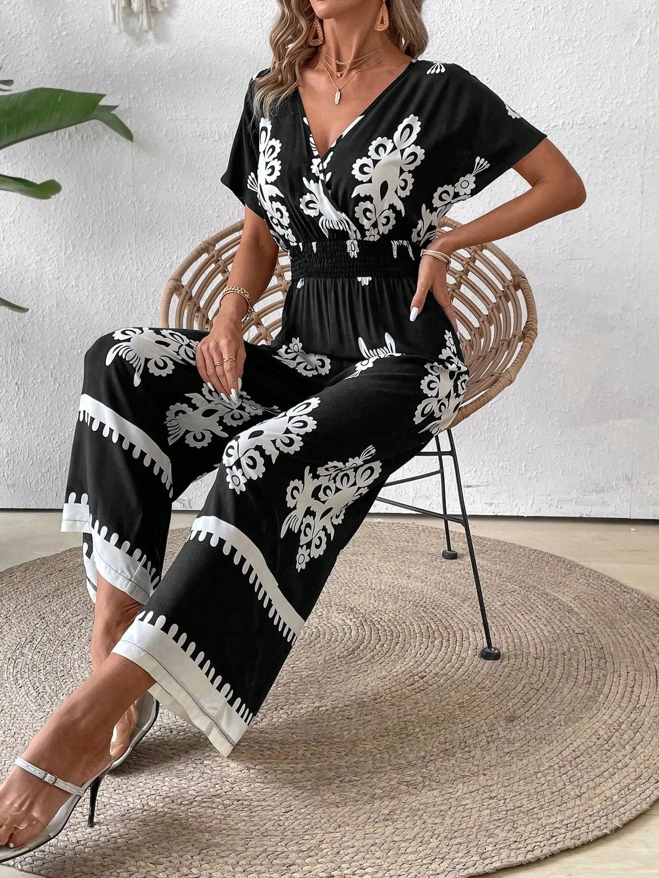 SHEIN VCAY V-Neck Contrast Pattern Short Sleeve Elastic Waist Summer Casual Jumpsuit For Vacation