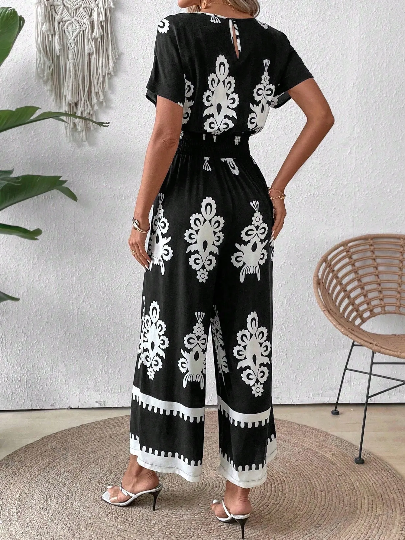 SHEIN VCAY V-Neck Contrast Pattern Short Sleeve Elastic Waist Summer Casual Jumpsuit For Vacation