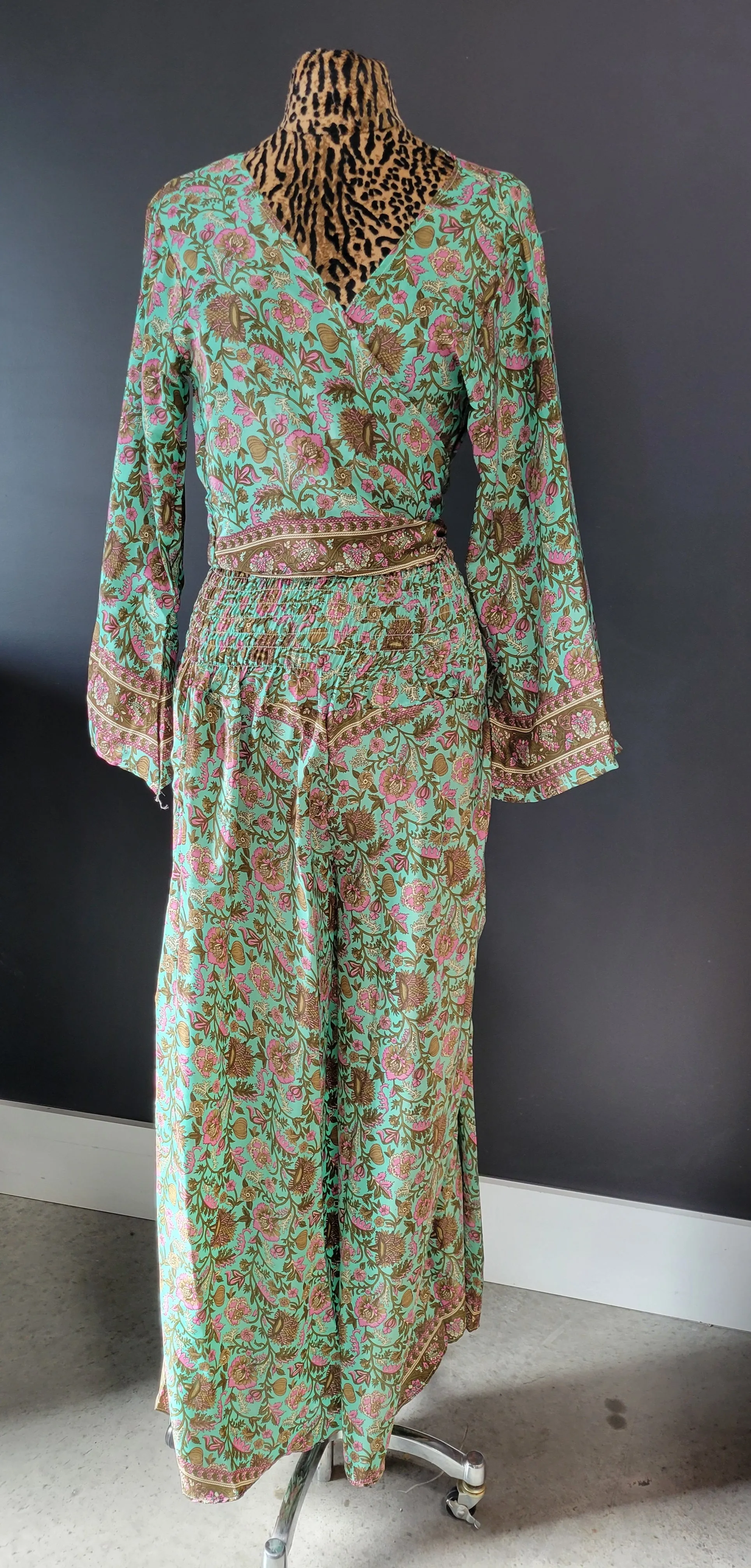 Thai 2 Piece Floral Set