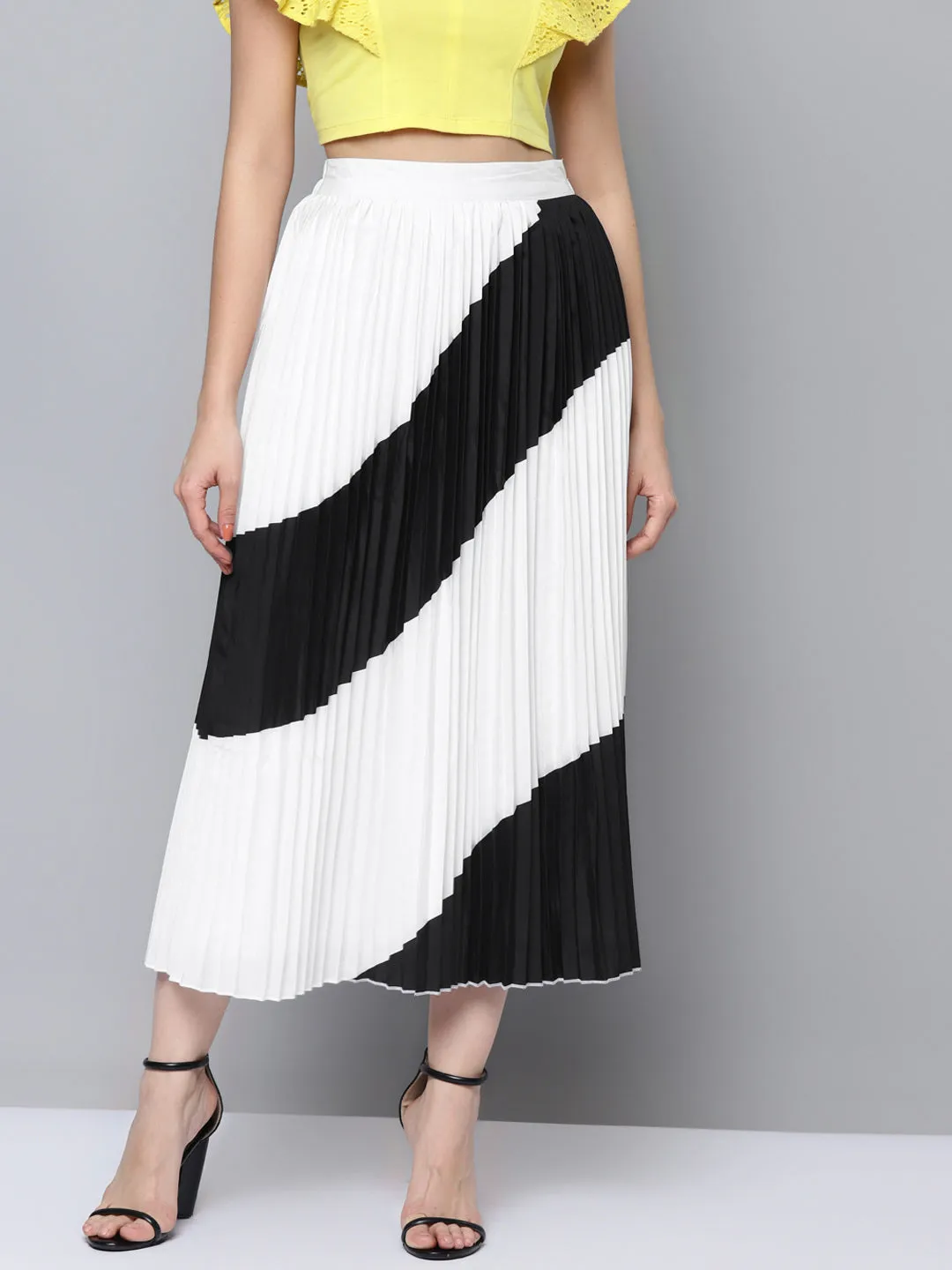 Women White & Black Colour Block Pleated Skirt